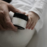 Bio Familienpflege-Set: Organic Wonder Oil 50ml, Organic Baby Cream & Naturalsophy Tasche in Schwarz