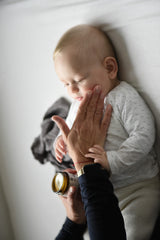 bio creme für babys,babycreme-trockene-haut-bio-zertifiziert-aloe-vera-saft-avocadoöl-kakao-sheabutter-bienenwachs-intensive-feuchtigkeit-hautschutz-ergiebig-feuchtigkeitscreme-naturkosmetik-pflege-für-babys-natürliche-inhaltsstoffe-empfindliche-haut-dermatologisch-getestet-nachhaltig-biologisch-pflegeprodukt